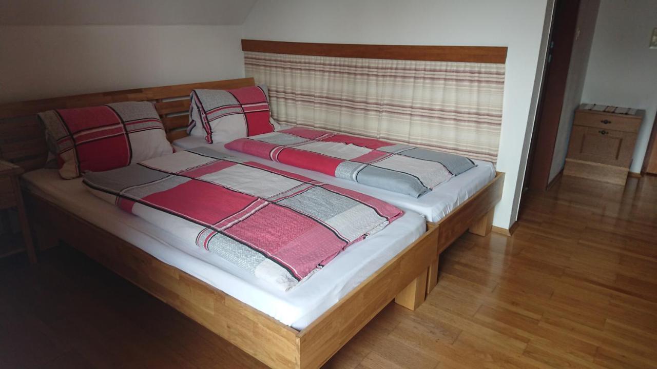 Gaestehaus Der Gamser Winzerstube Bad Gams ภายนอก รูปภาพ